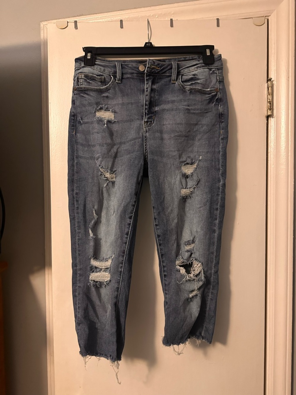 Judy Blue Light Blue Distressed Jean Capris